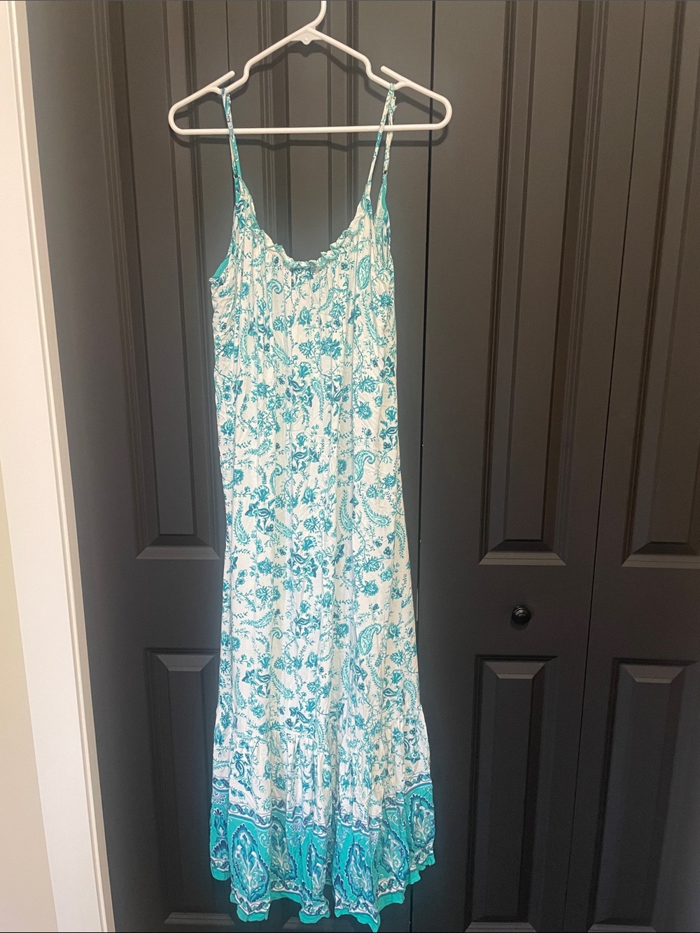 eesome Teal and White Paisley Maxi Dress